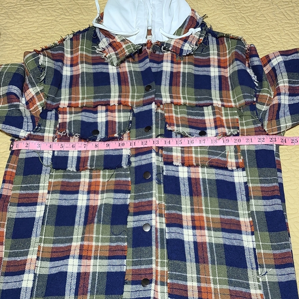 Shop Stevie deconstructed flannel oversized hooded shacket jacket size L - Picture 12 of 12